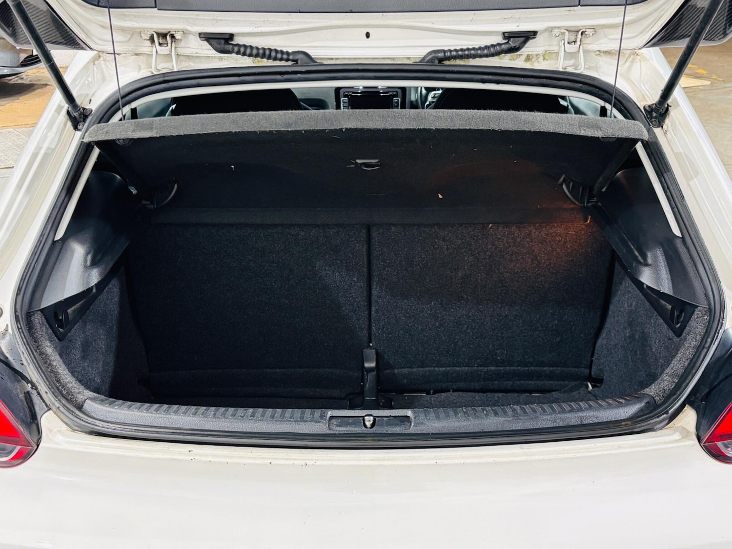 Used Volkswagen Scirocco 2011 for sale - 78220263: Photo 30