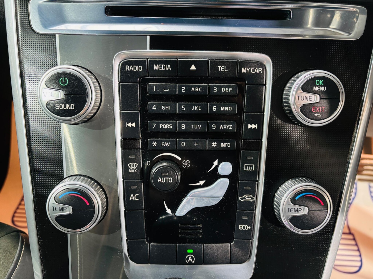 Used Volvo XC60 2015 for sale - 76935753: Photo 25