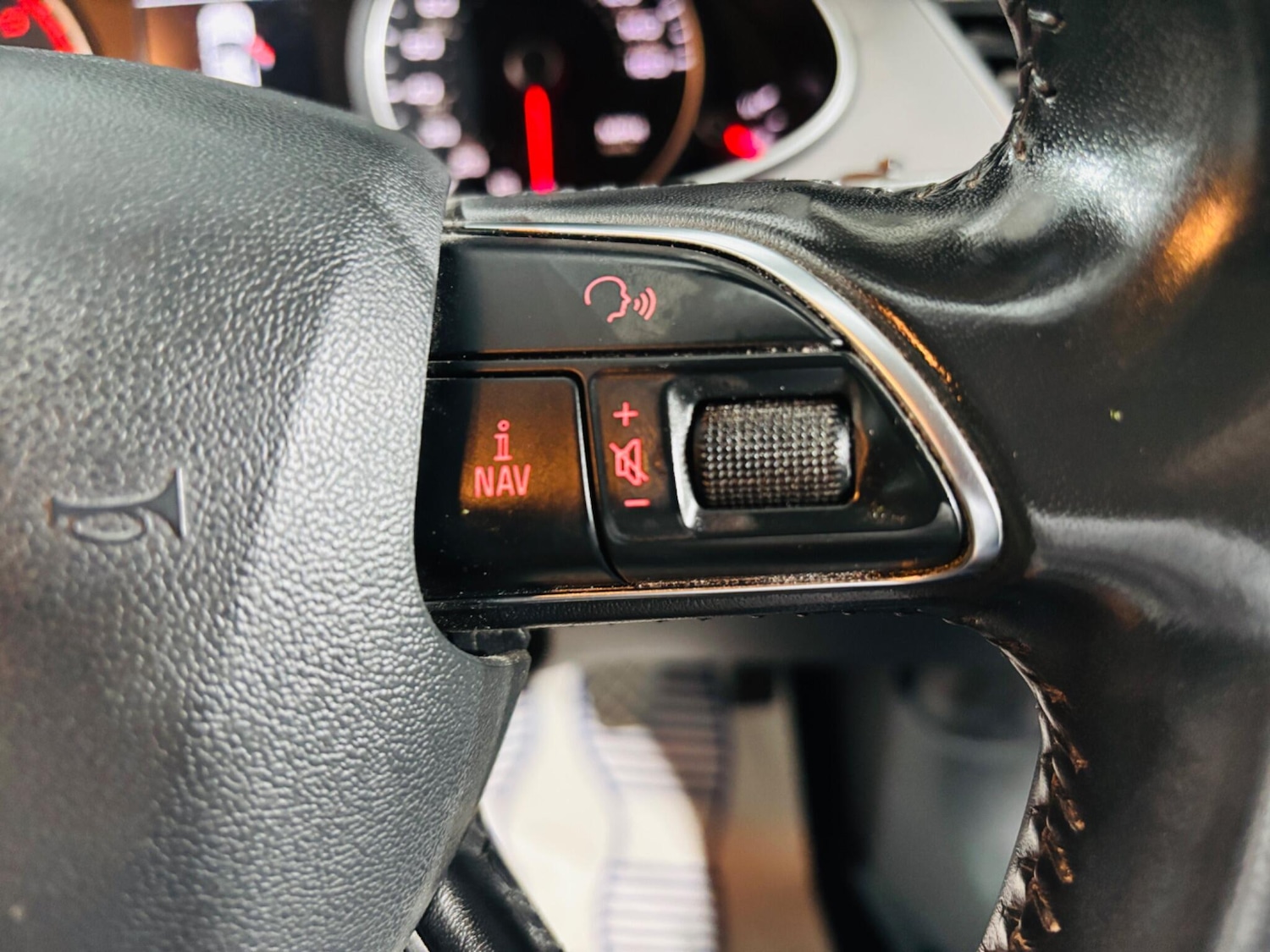 Used Audi A4 2013 for sale - 76995626: Photo 21