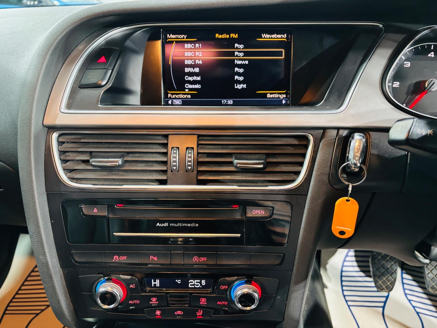 Used Audi A4 2013 for sale - 76995626: Photo 25