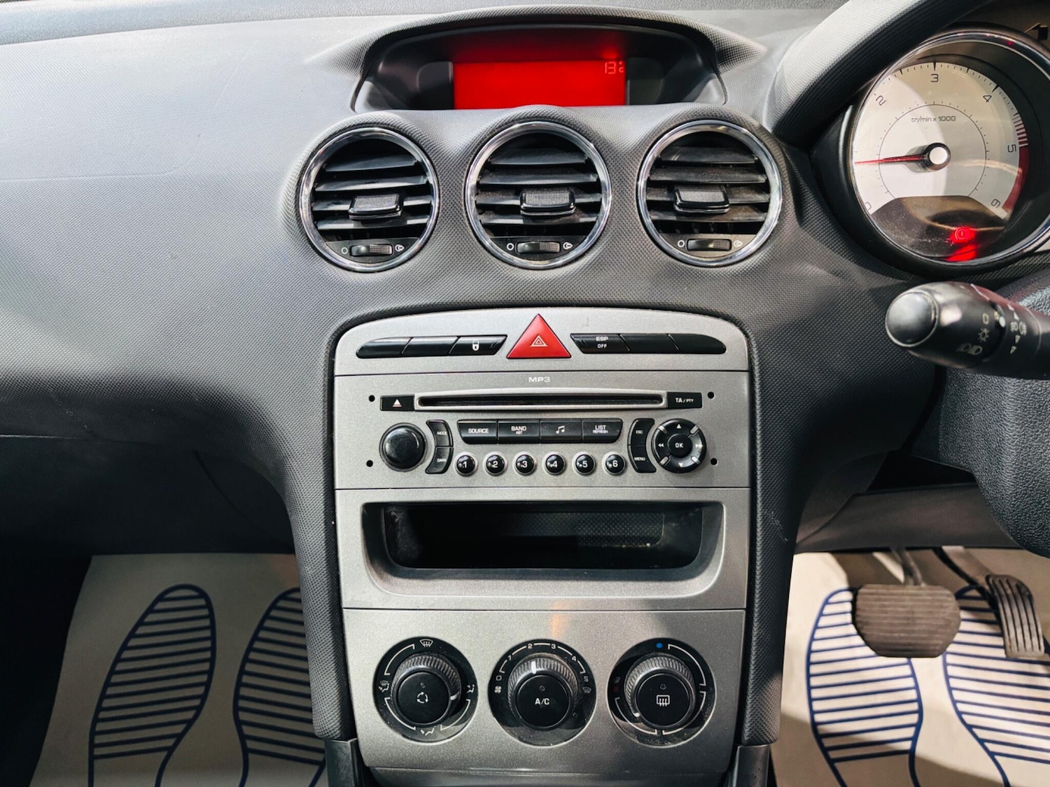 Used Peugeot 308 2009 for sale - 77670276: Photo 18