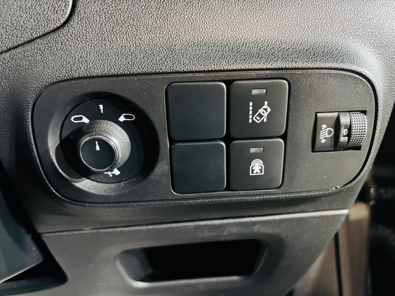 Used Citroen C3 2018 for sale - 76850358: Photo 18