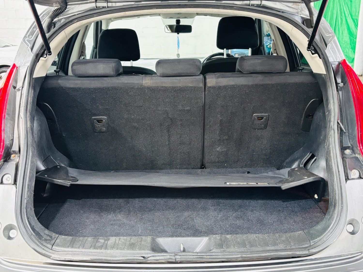 Vehicle 29