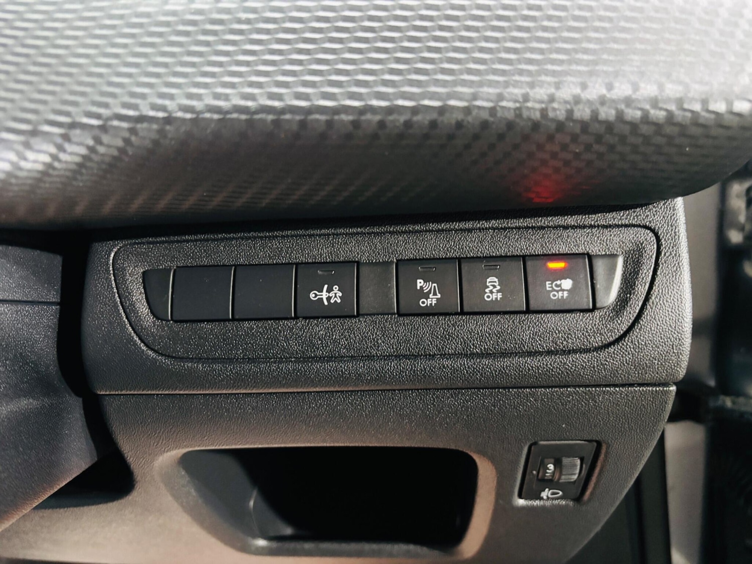 Used Peugeot 2008 2014 for sale - 78006876: Photo 28