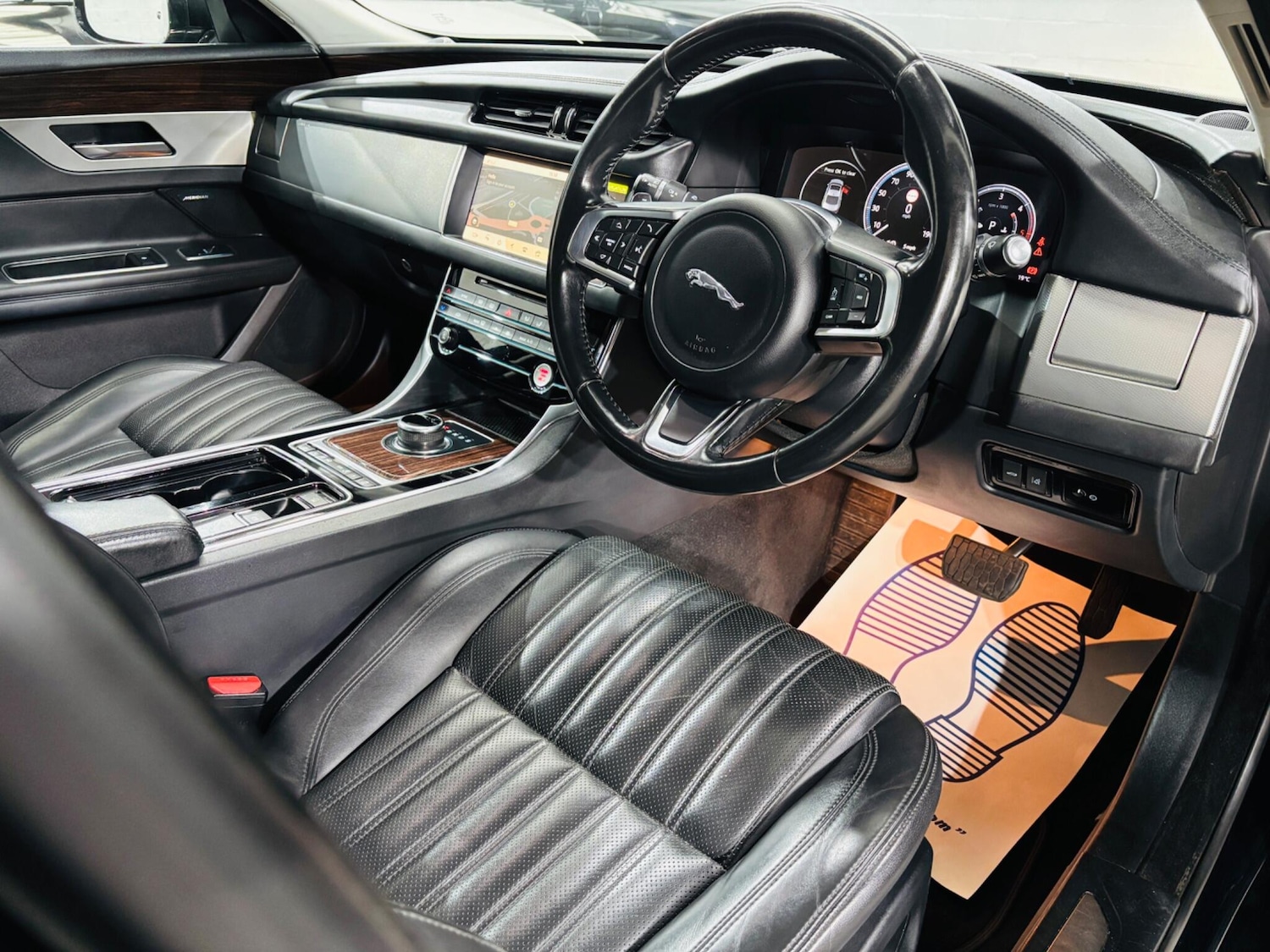 Used Jaguar XF 2018 for sale - 76989052: Photo 10