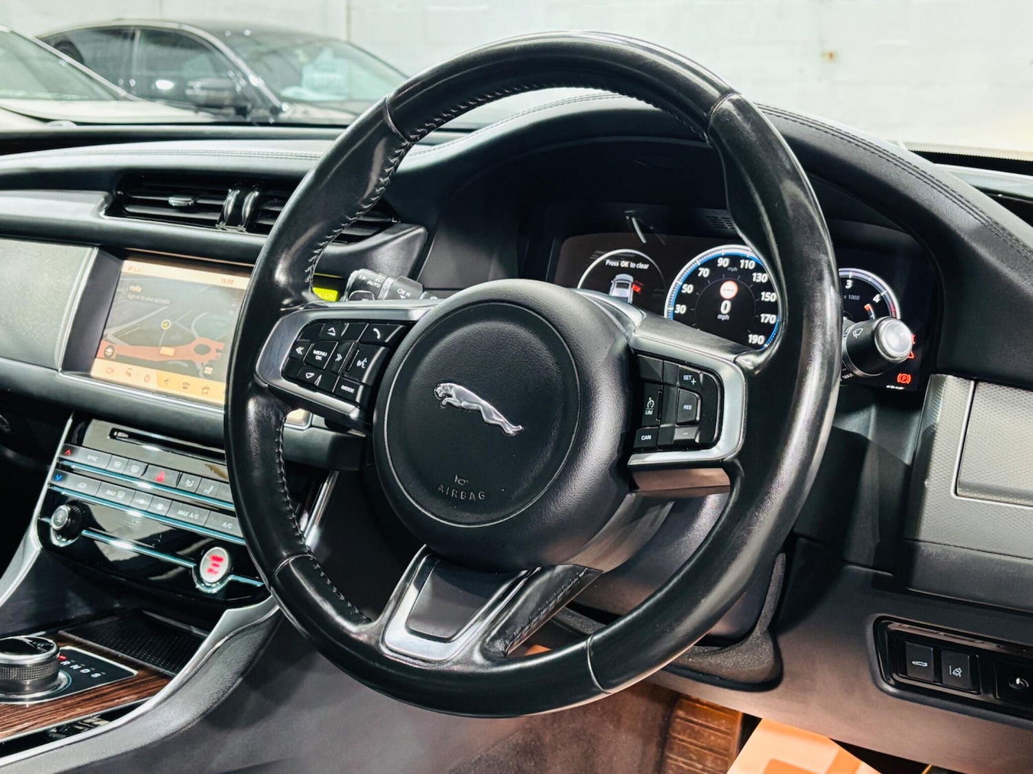 Used Jaguar XF 2018 for sale - 76989052: Photo 11