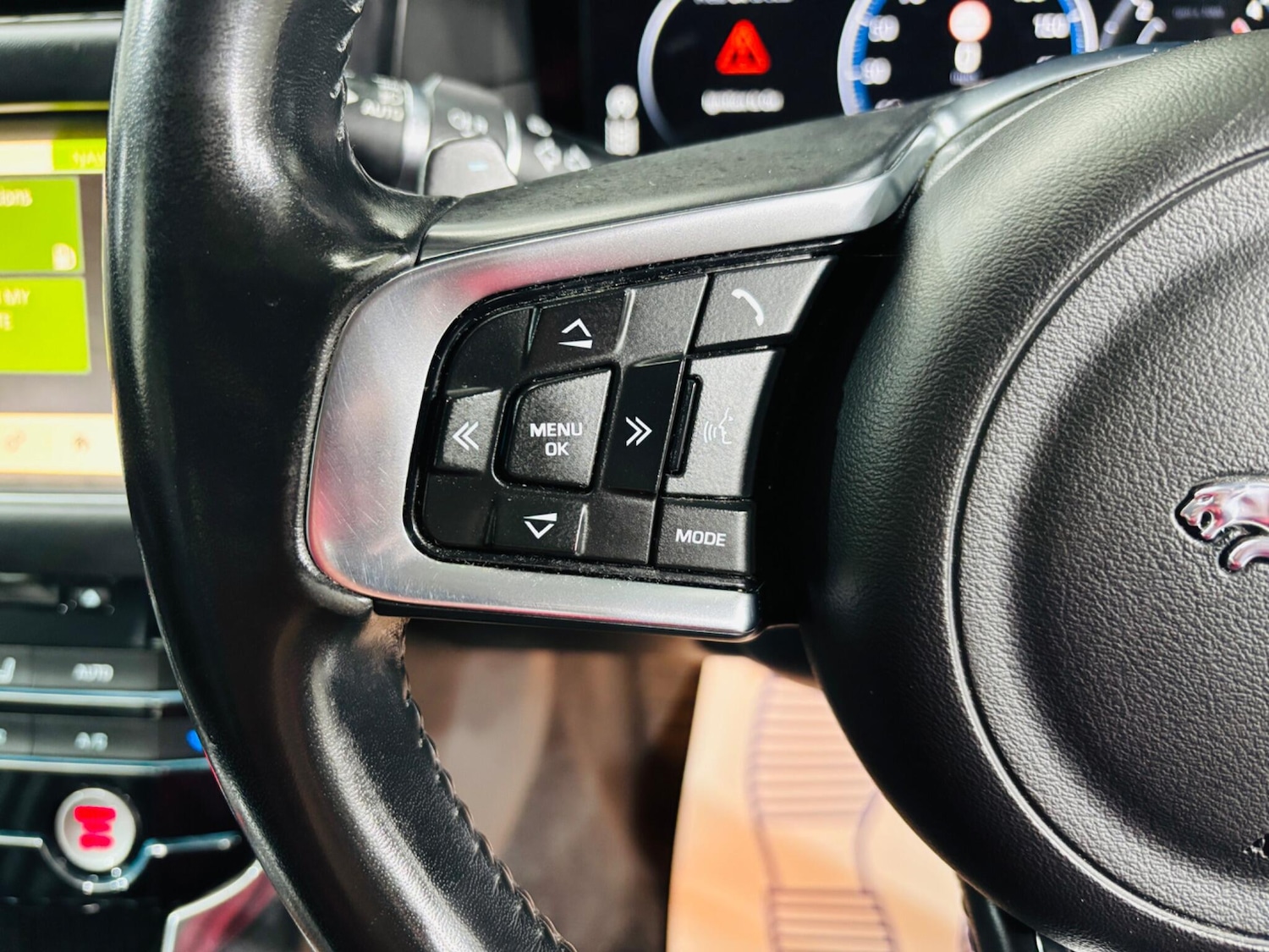 Used Jaguar XF 2018 for sale - 76989052: Photo 22