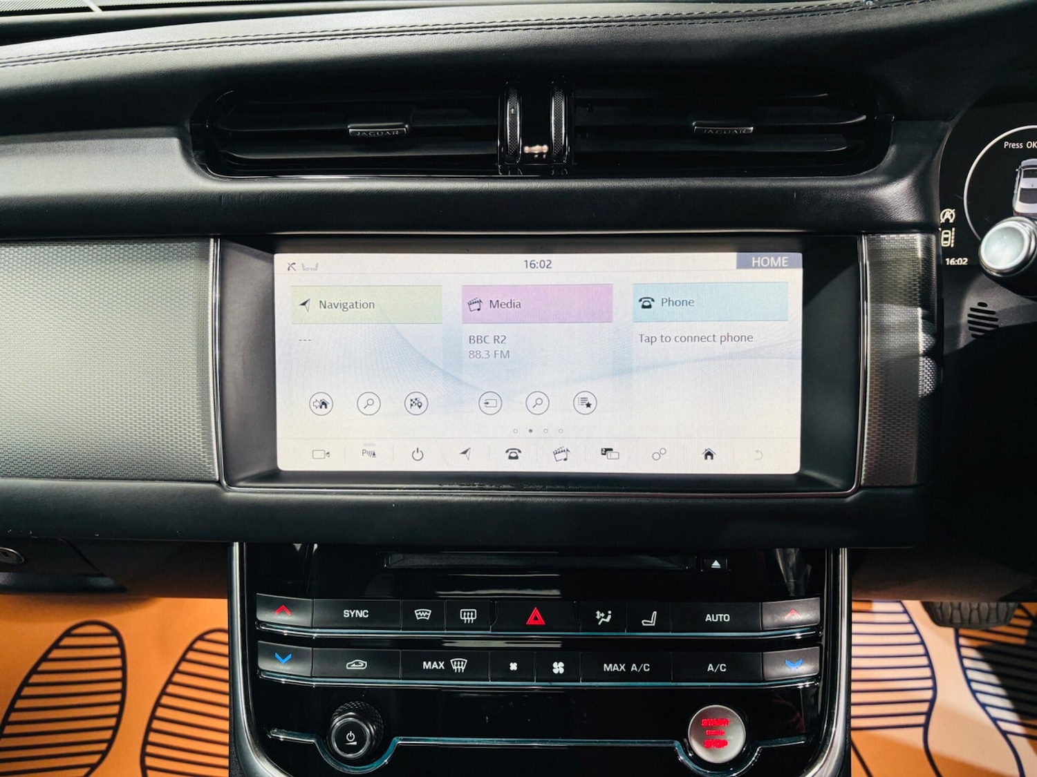 Used Jaguar XF 2018 for sale - 76989052: Photo 25