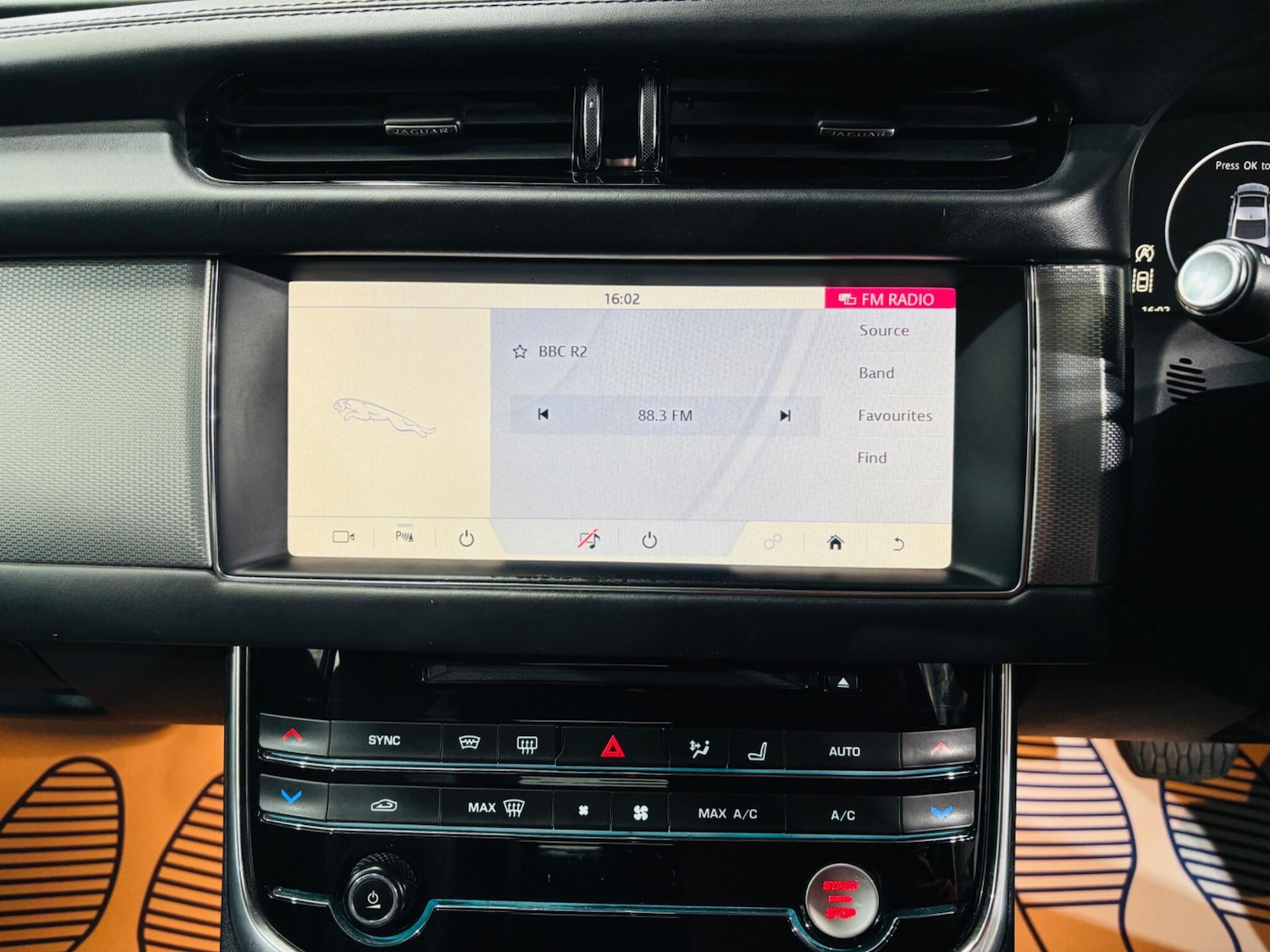 Used Jaguar XF 2018 for sale - 76989052: Photo 26