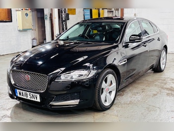Used Jaguar XF 2018 for sale - 76989052: Photo