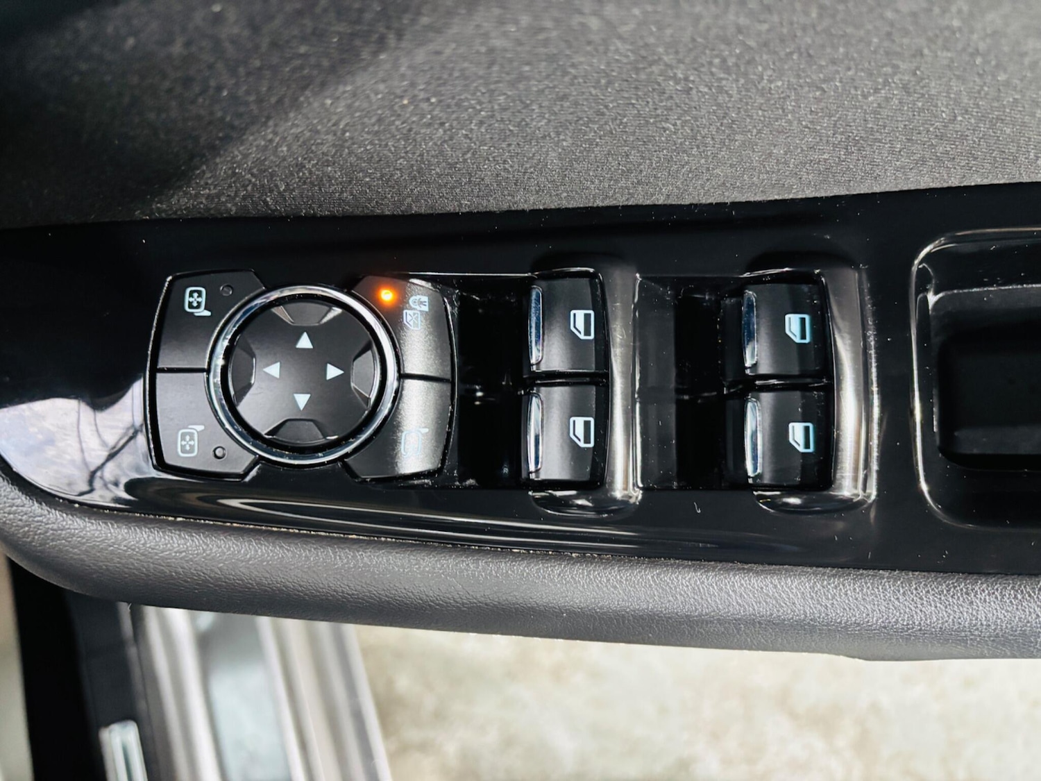 Used Ford S-Max 2015 for sale - 76307657: Photo 18