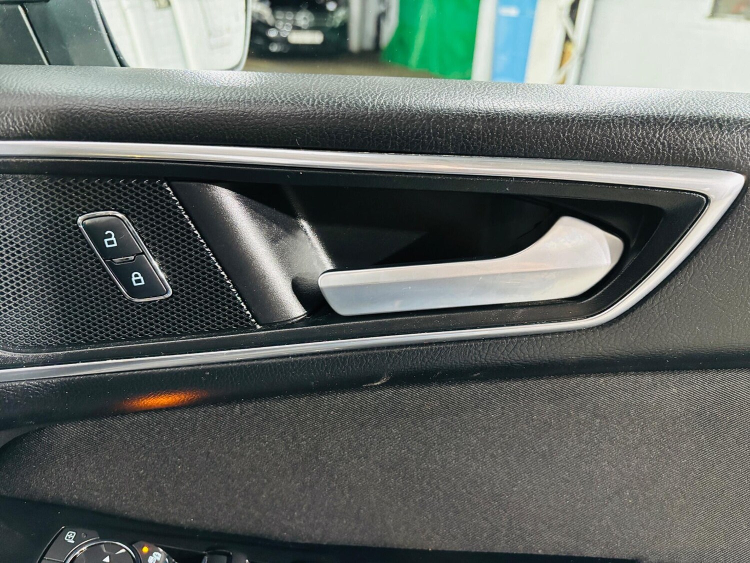 Used Ford S-Max 2015 for sale - 76307657: Photo 19