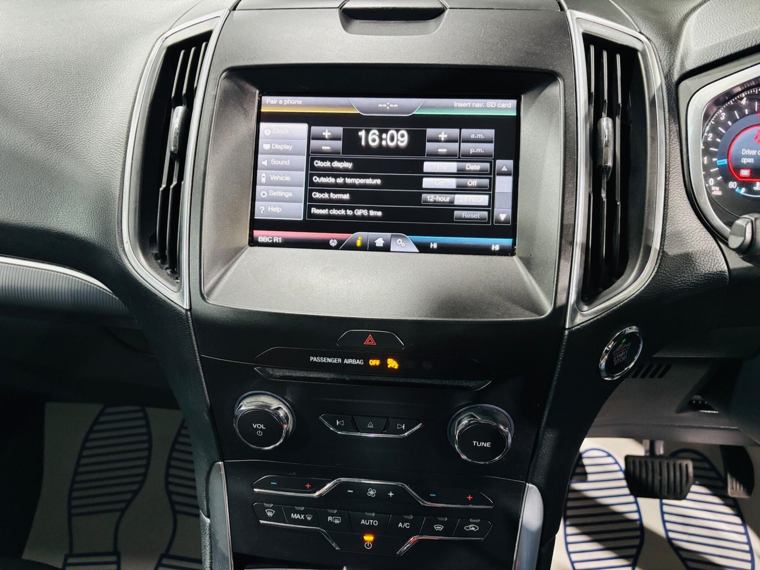 Used Ford S-Max 2015 for sale - 76307657: Photo 25