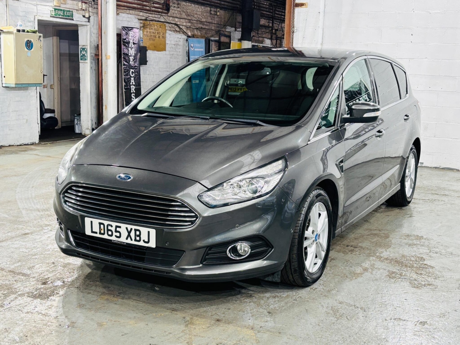 Used Ford S-Max 2015 for sale - 76307657: Photo 4