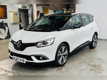 Used Renault Grand Scenic 2017 for sale - 79576113: Photo