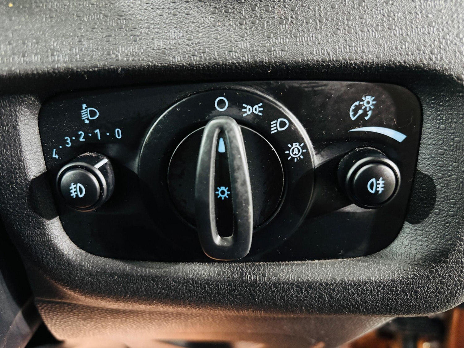 Used Ford Fiesta 2015 for sale - 77253574: Photo 18