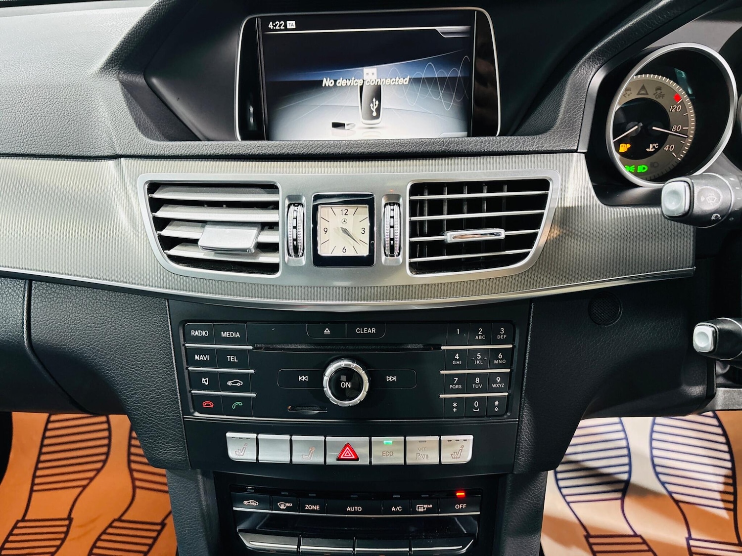 Used Mercedes-Benz E Class 2015 for sale - 76246947: Photo 24