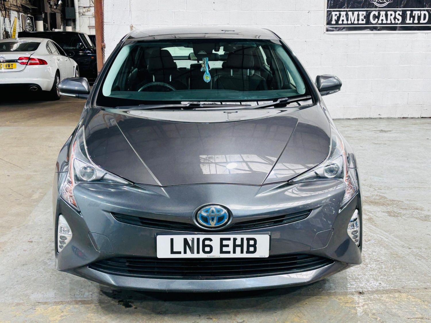 Used Toyota Prius 2016 for sale - 78058522: Photo 2