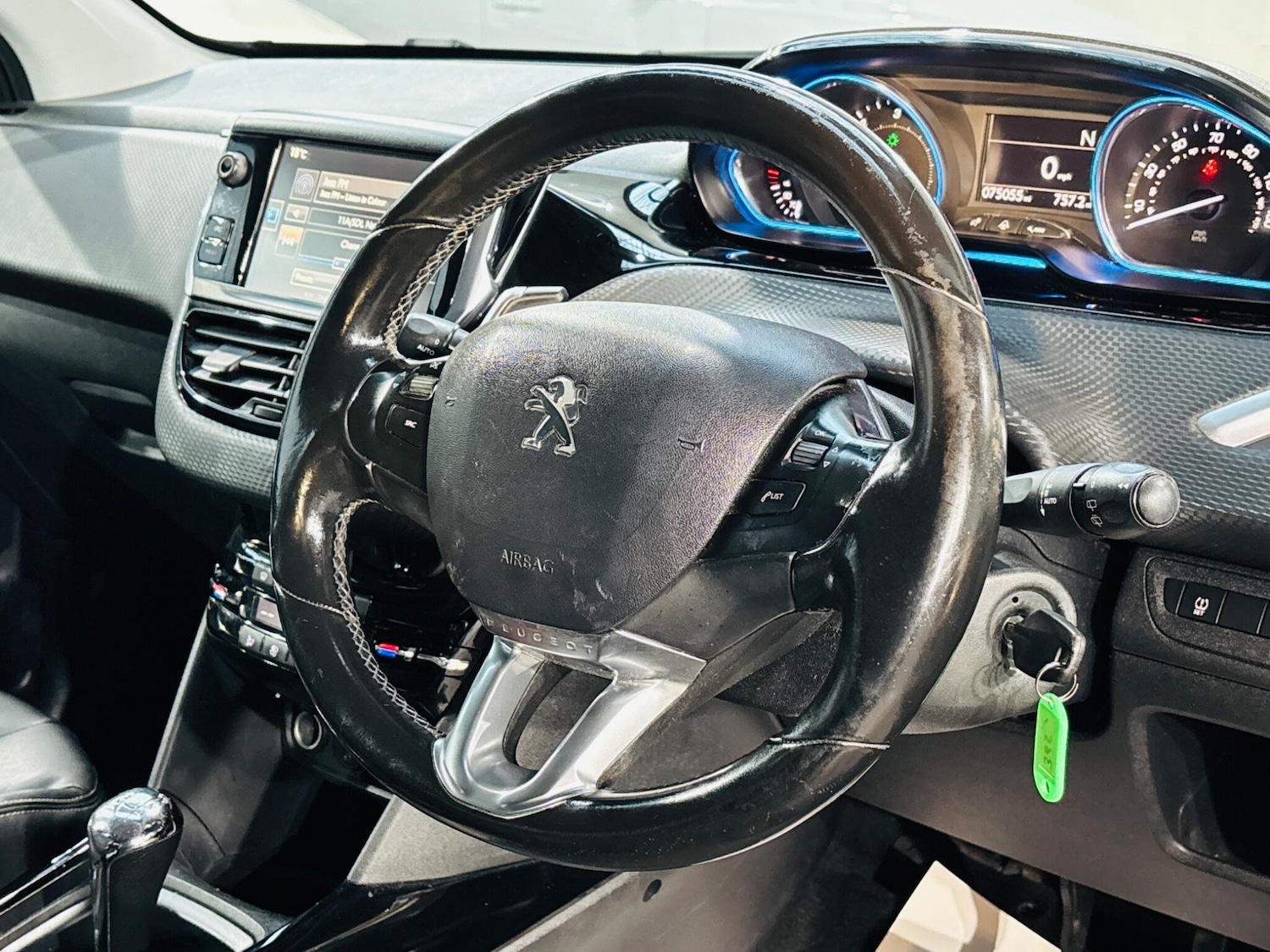 Used Peugeot 2008 2015 for sale - 76993782: Photo 11