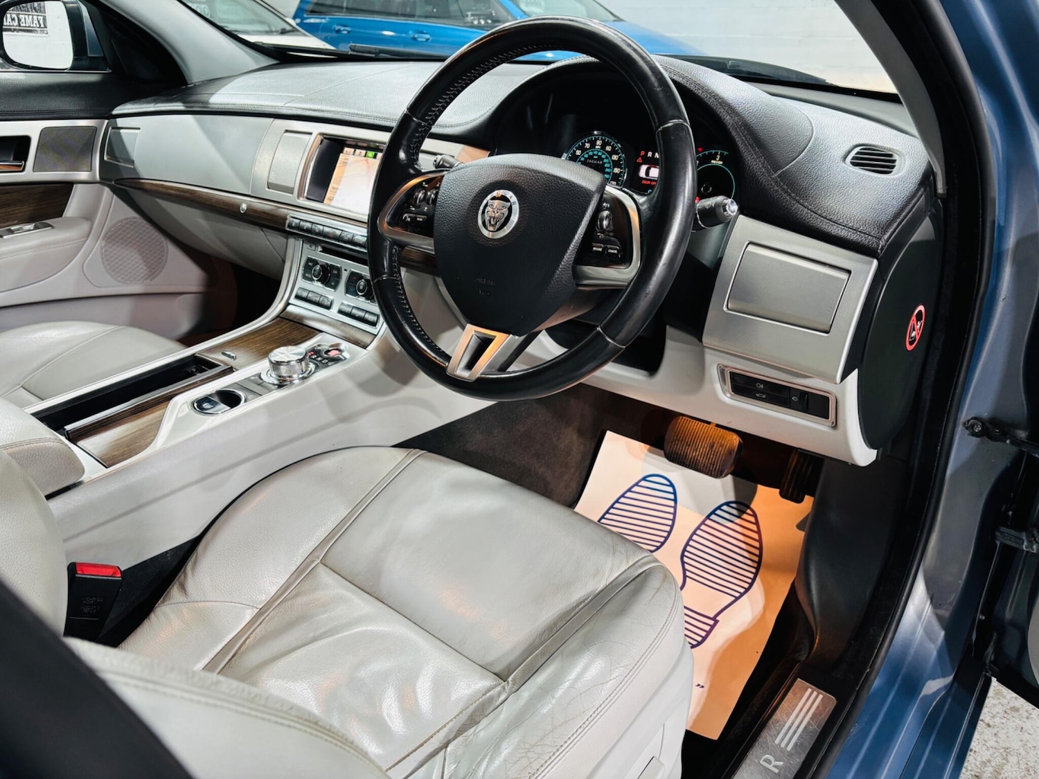 Used Jaguar XF 2013 for sale - 76270350: Photo 10