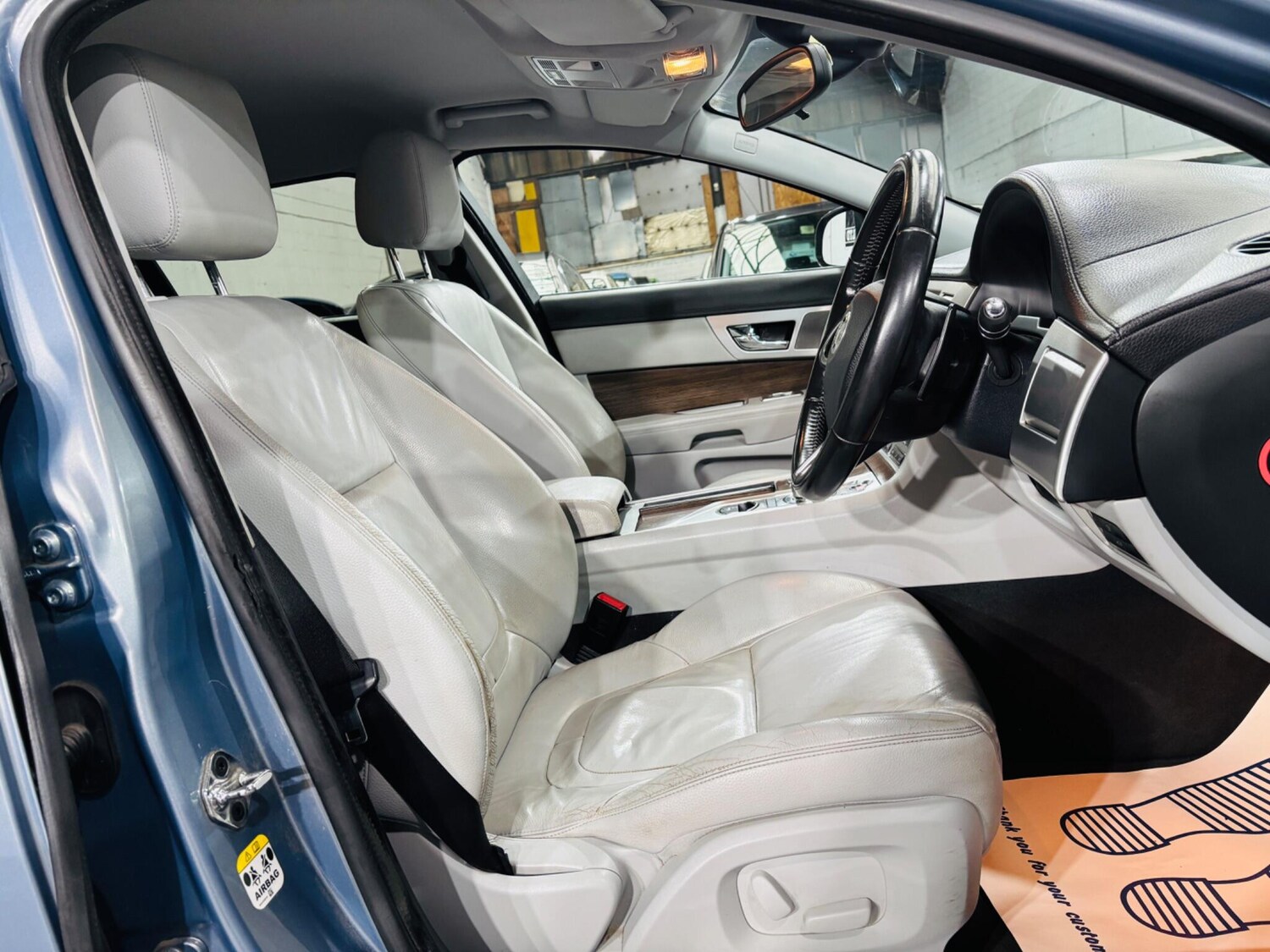 Used Jaguar XF 2013 for sale - 76270350: Photo 13