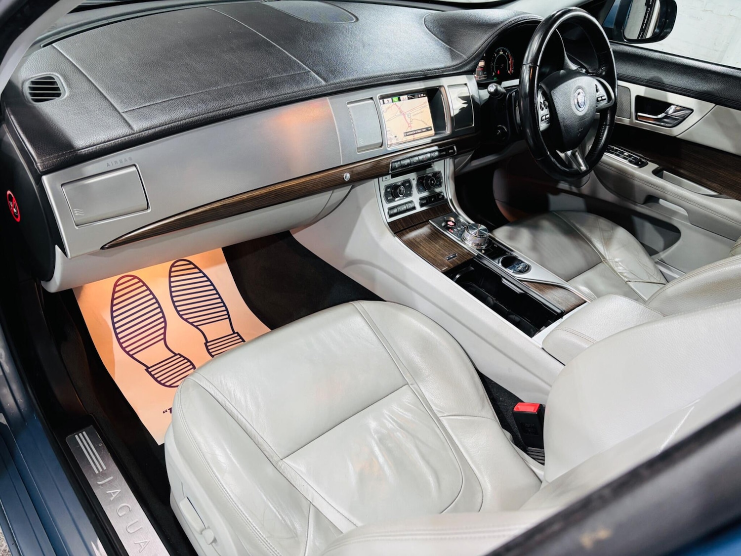 Used Jaguar XF 2013 for sale - 76270350: Photo 14