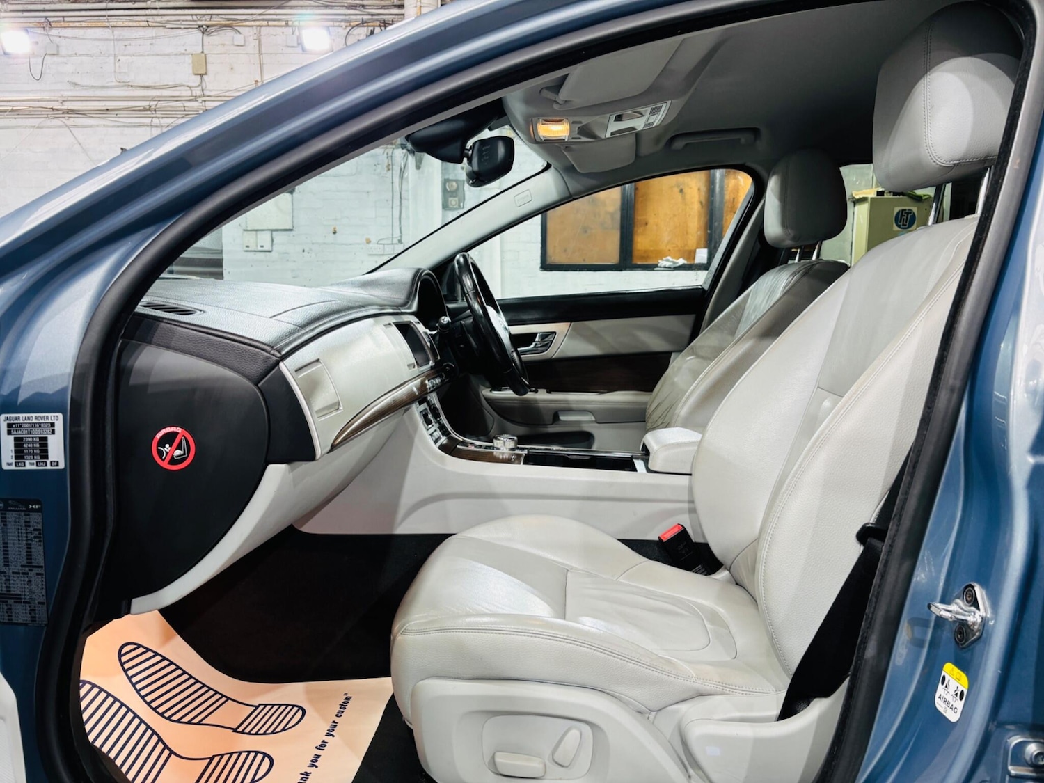 Used Jaguar XF 2013 for sale - 76270350: Photo 15