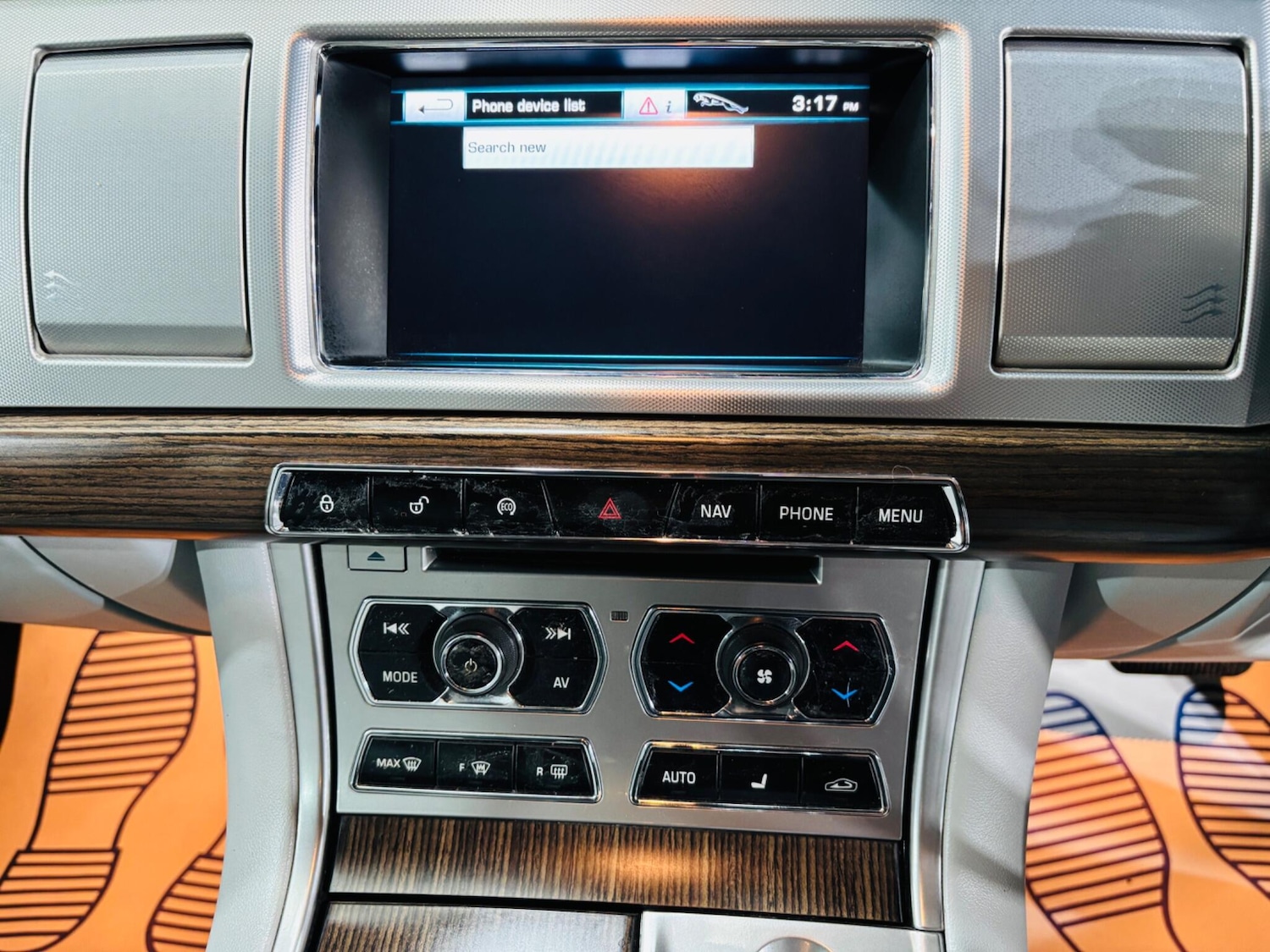 Used Jaguar XF 2013 for sale - 76270350: Photo 24