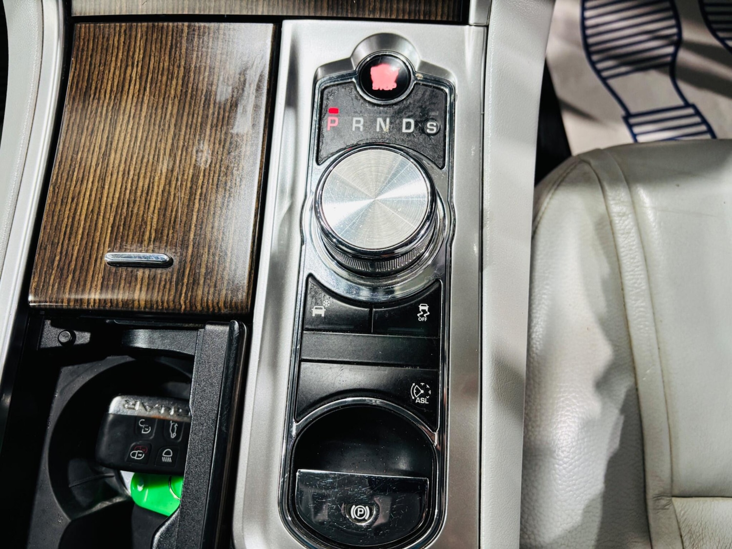 Used Jaguar XF 2013 for sale - 76270350: Photo 26