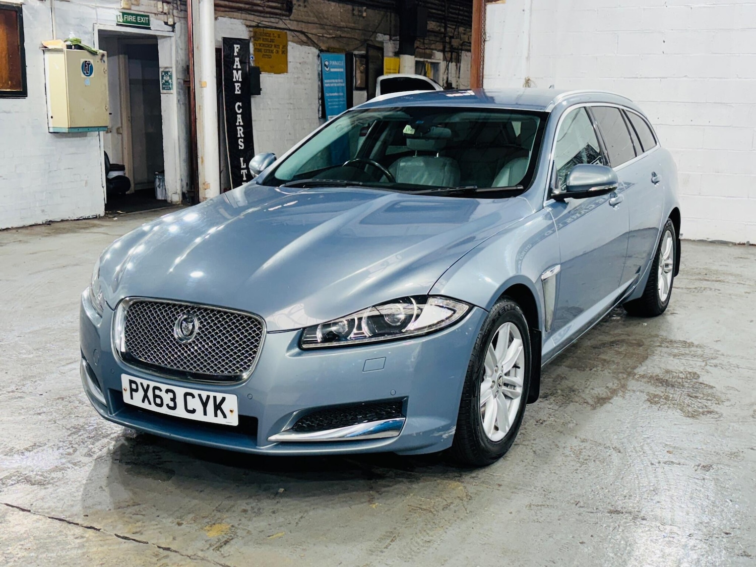 Used Jaguar XF 2013 for sale - 76270350: Photo 4