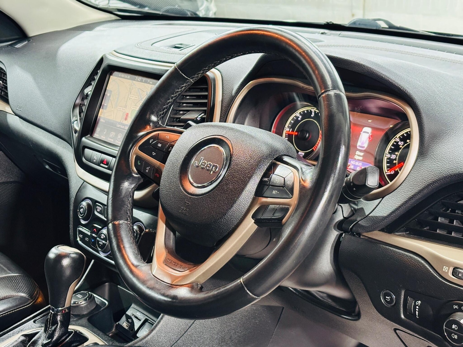 Used Jeep Cherokee 2015 for sale - 77267176: Photo 11