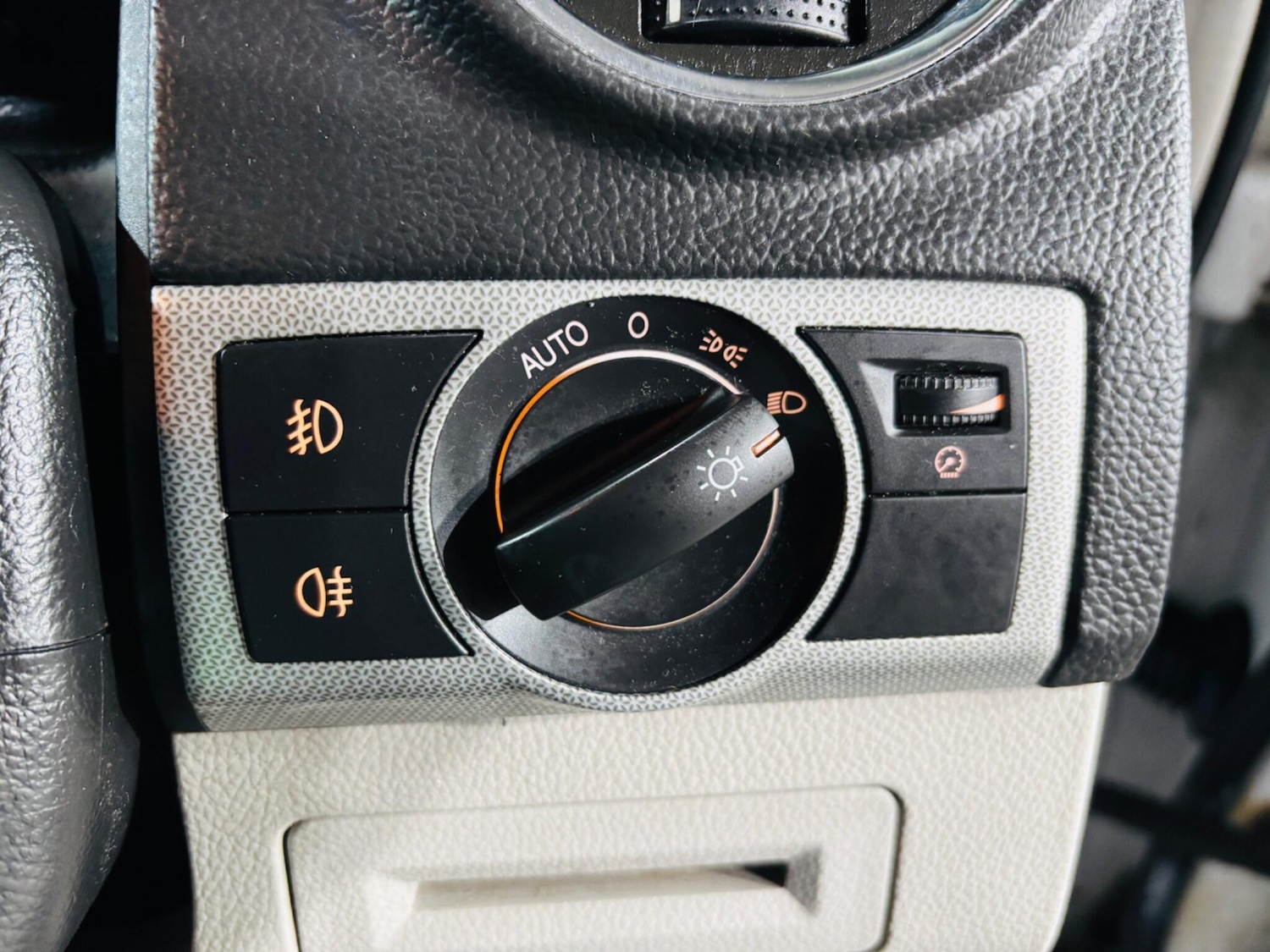 Used Vauxhall Antara 2013 for sale - 77425015: Photo 18