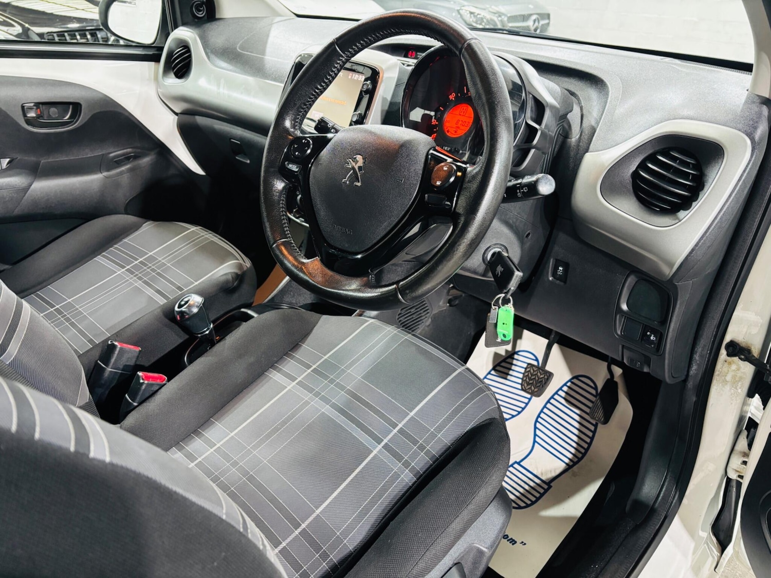 Used Peugeot 108 2017 for sale - 76975486: Photo 11