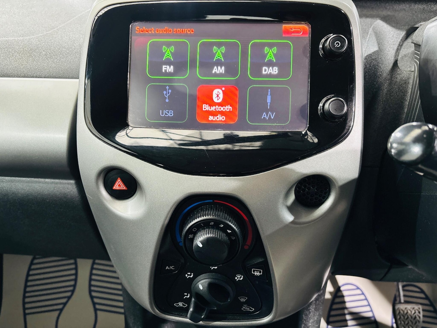 Used Peugeot 108 2017 for sale - 76975486: Photo 22