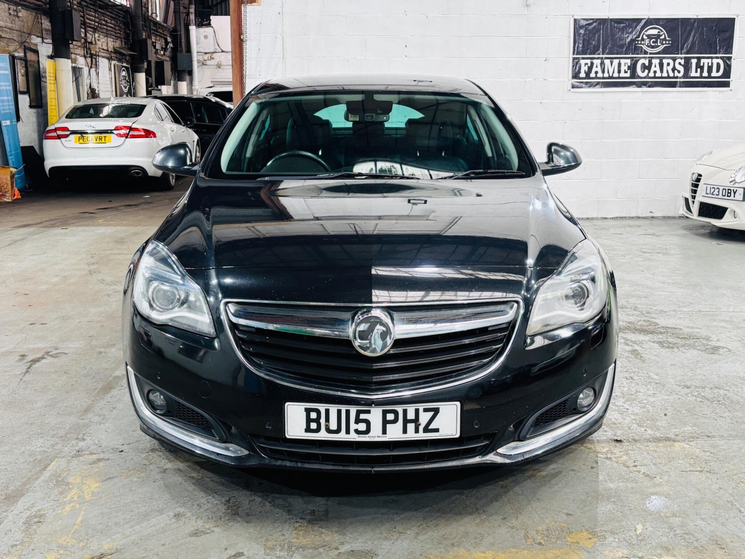 Used Vauxhall Insignia 2015 for sale - 76926930: Photo 2