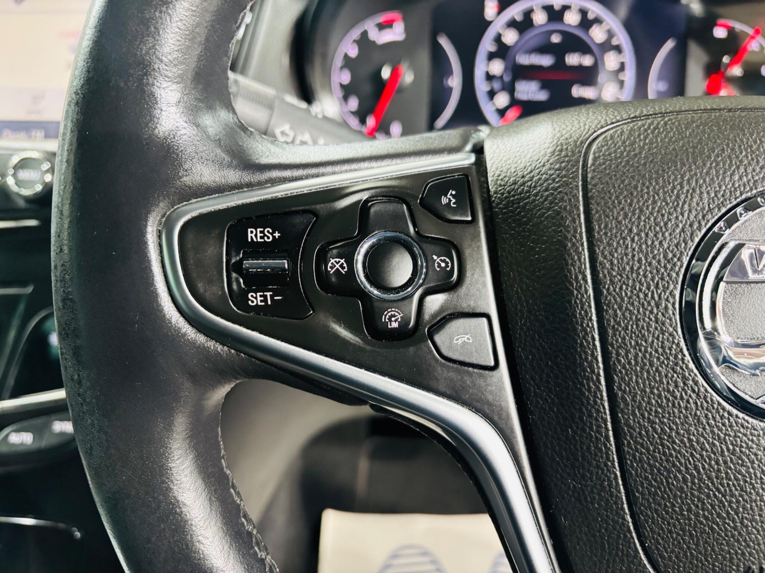 Used Vauxhall Insignia 2015 for sale - 76926930: Photo 23