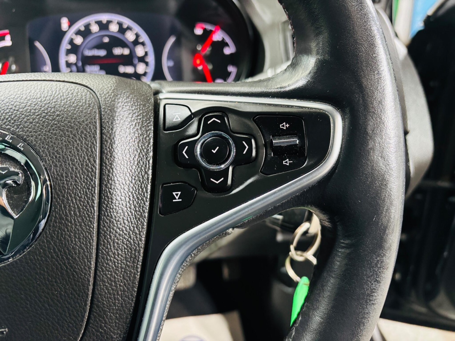 Used Vauxhall Insignia 2015 for sale - 76926930: Photo 25