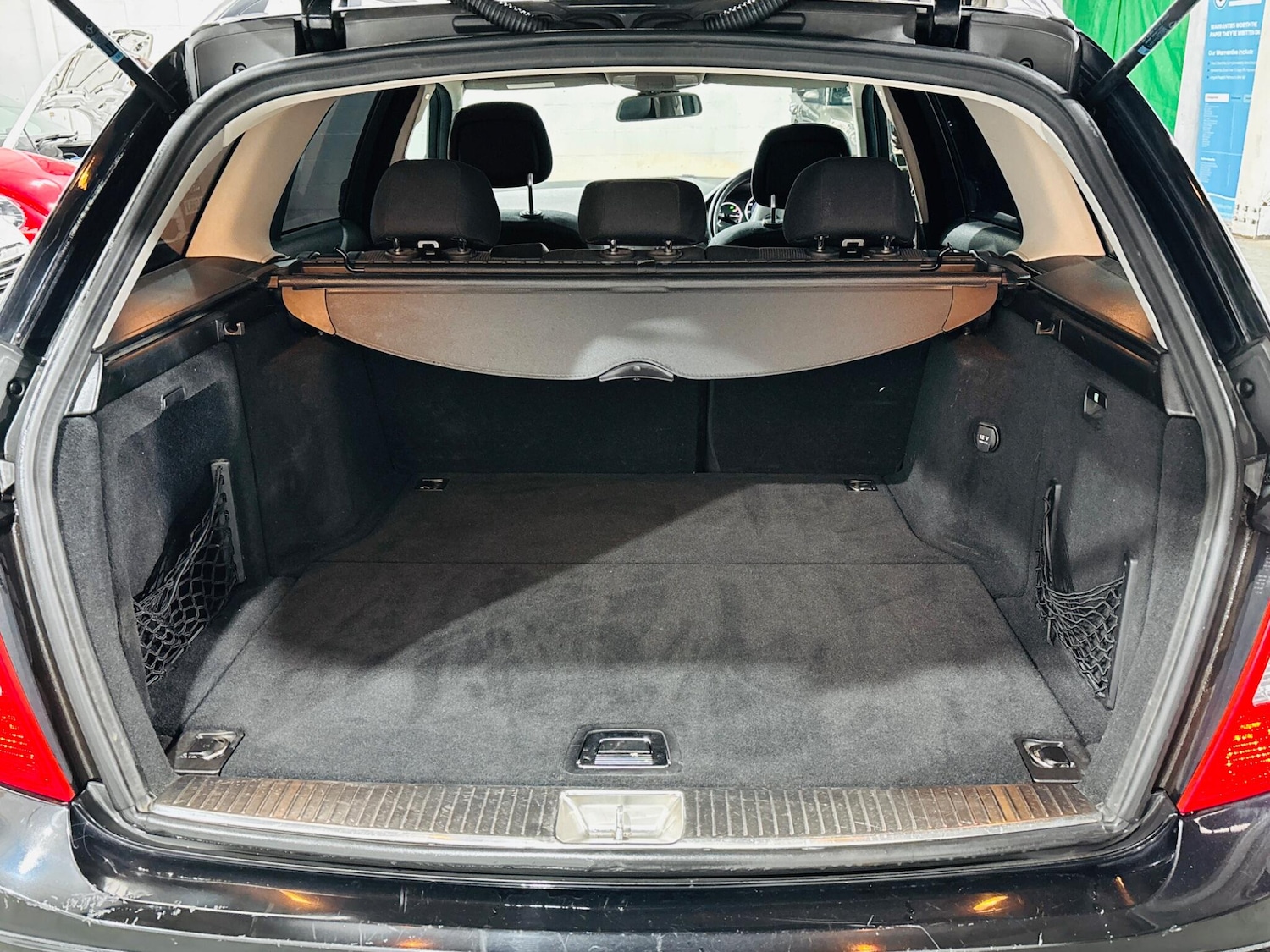 Used Mercedes-Benz C Class 2011 for sale - 76992199: Photo 30