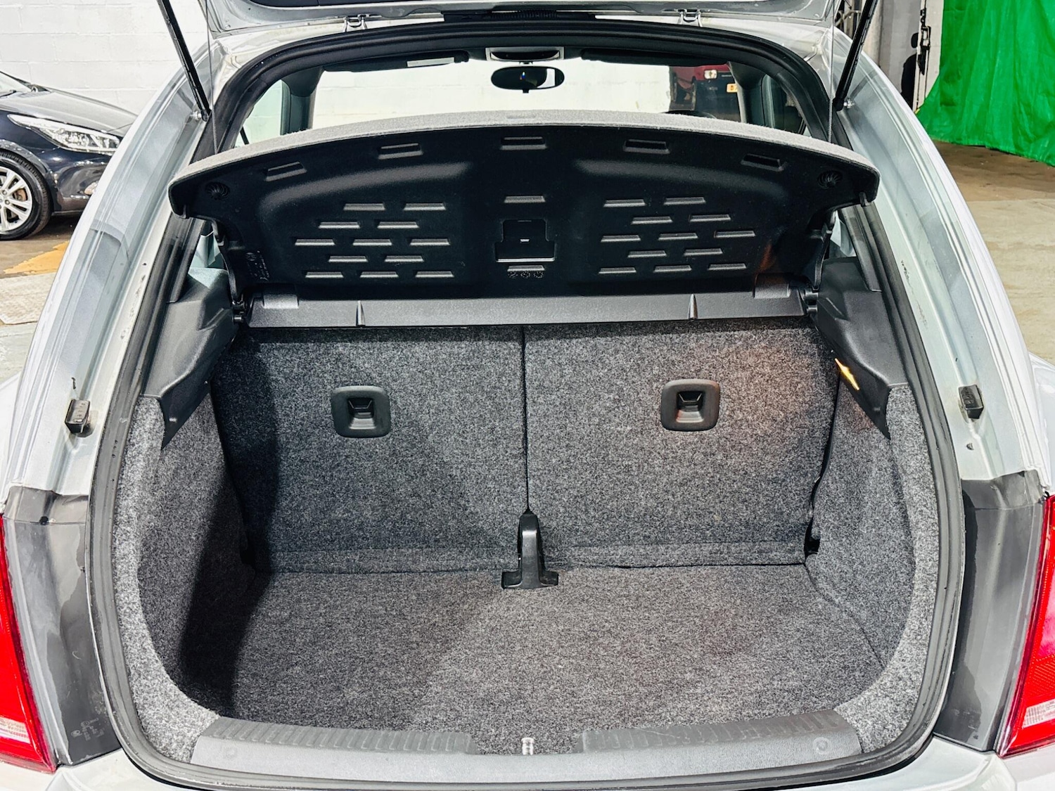 Vehicle 33