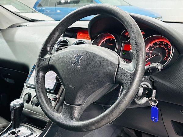Used Peugeot 308 2010 for sale - 76250933: Photo 11
