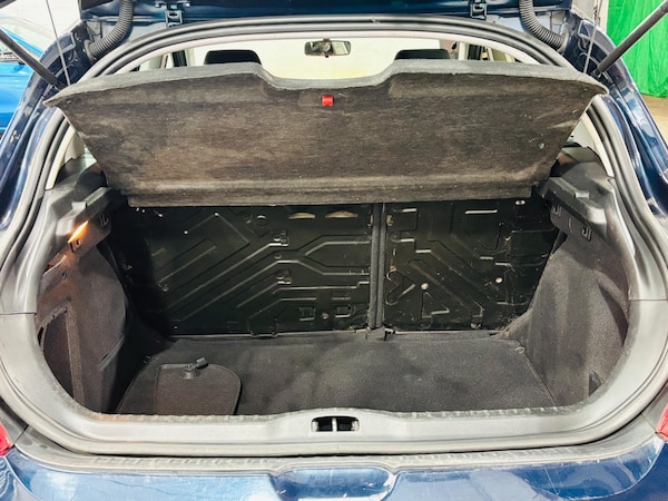 Used Peugeot 308 2010 for sale - 76250933: Photo 34