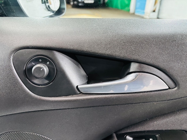 Used Vauxhall ADAM 2015 for sale - 76315274: Photo 17