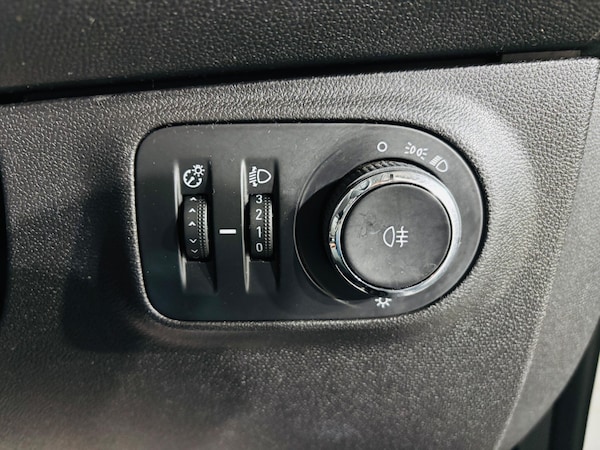 Used Vauxhall ADAM 2015 for sale - 76315274: Photo 18