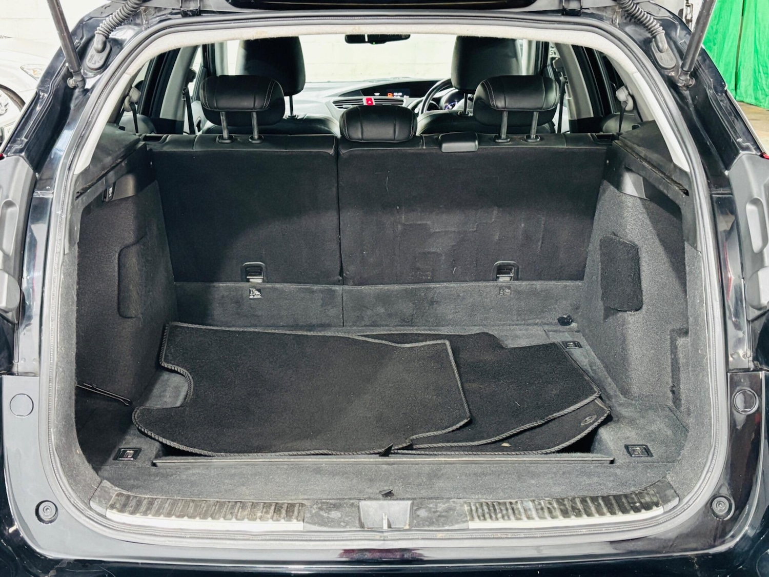 Vehicle 33