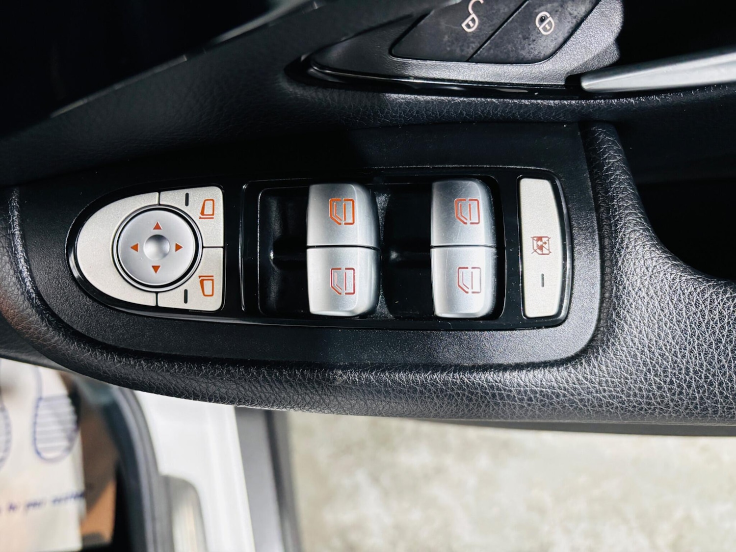 Used Mercedes-Benz GLC 2015 for sale - 77612555: Photo 17