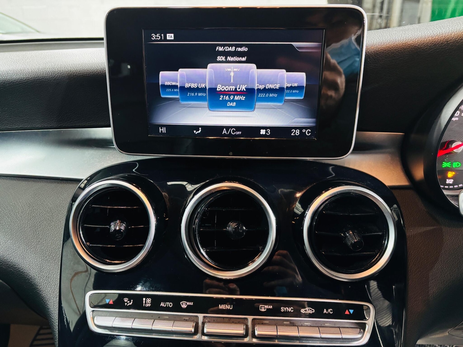 Used Mercedes-Benz GLC 2015 for sale - 77612555: Photo 24