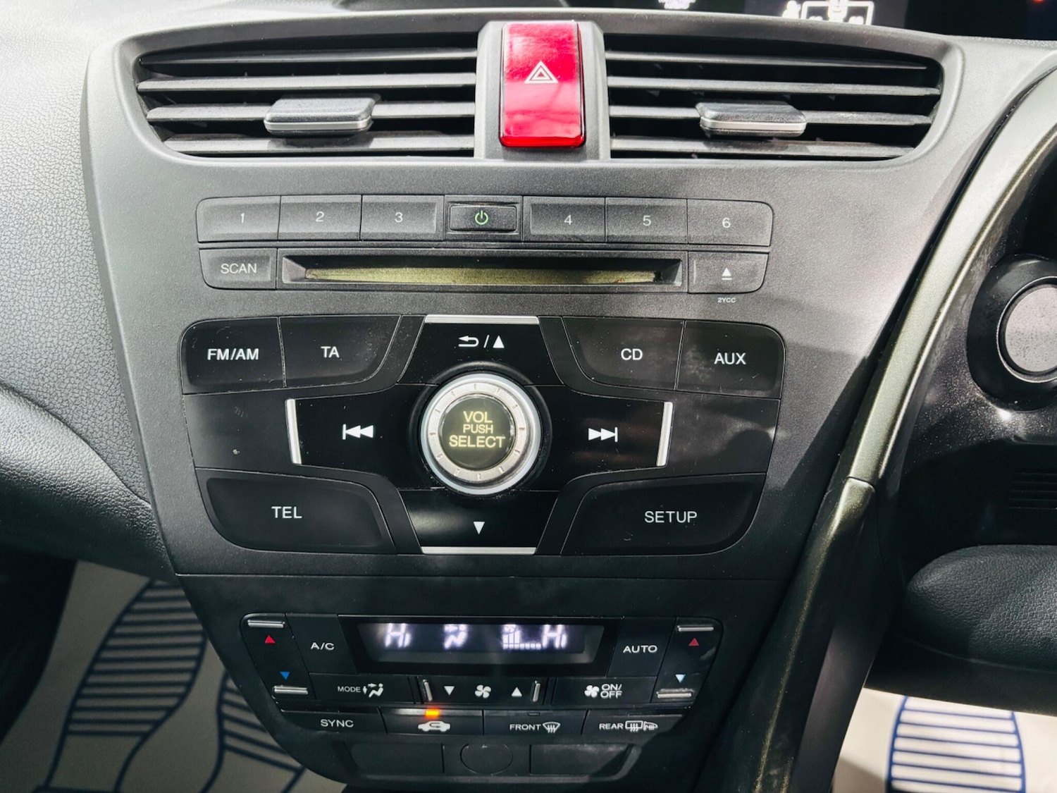 Used Honda Civic 2013 for sale - 76361533: Photo 21