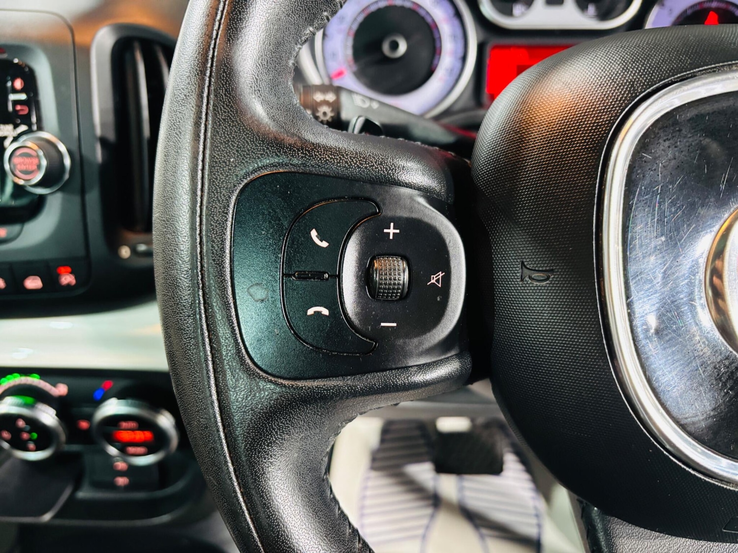 Used Fiat 500L 2013 for sale - 76592159: Photo 21