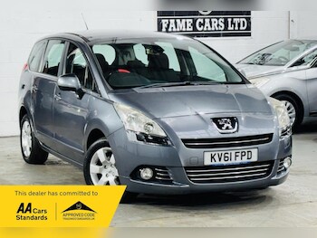 Used Peugeot 5008 2011 for sale - 77015723: Photo