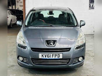 Used Peugeot 5008 2011 for sale - 77015723: Photo